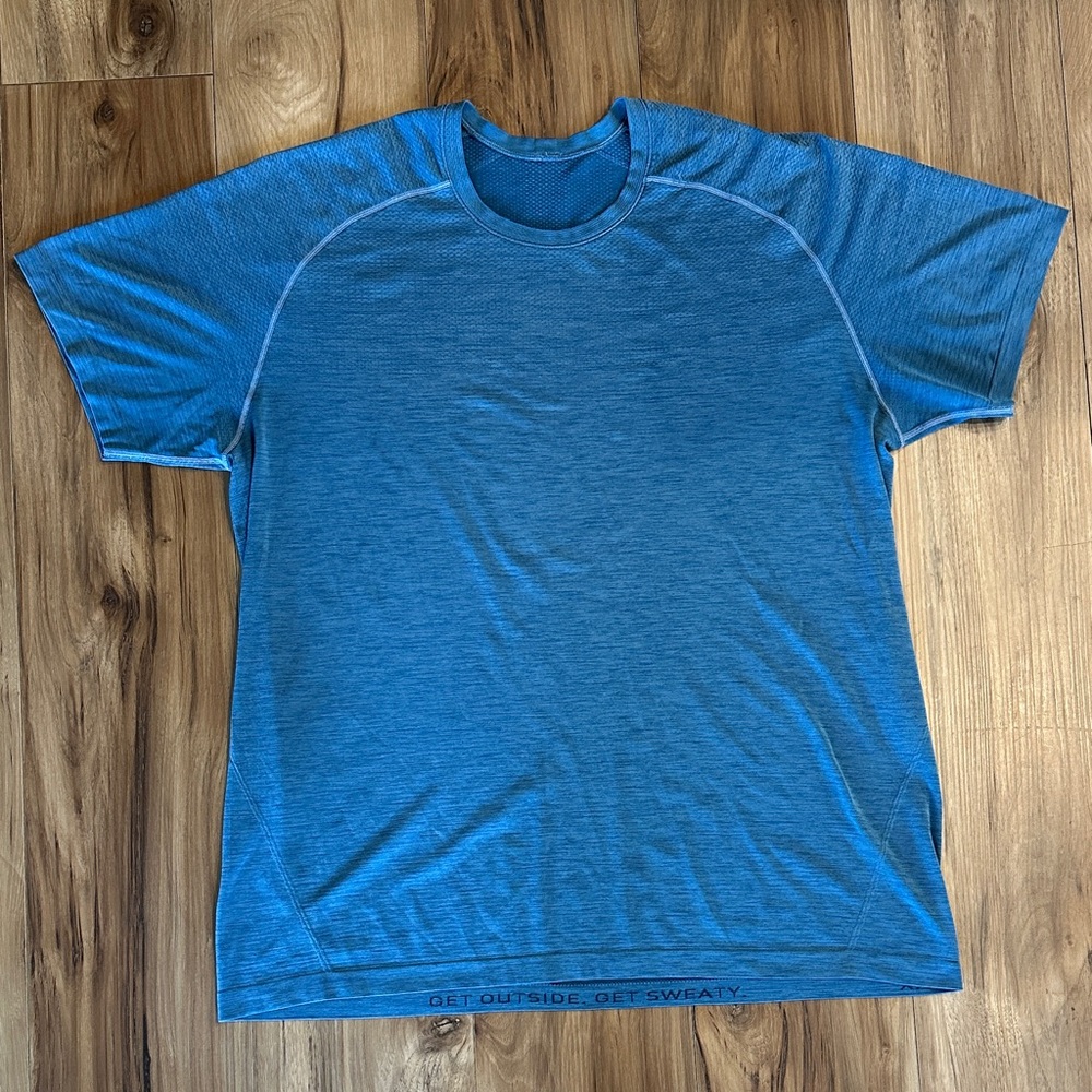 lululemon athletica men's XXL Blue Short Sleeve Tee